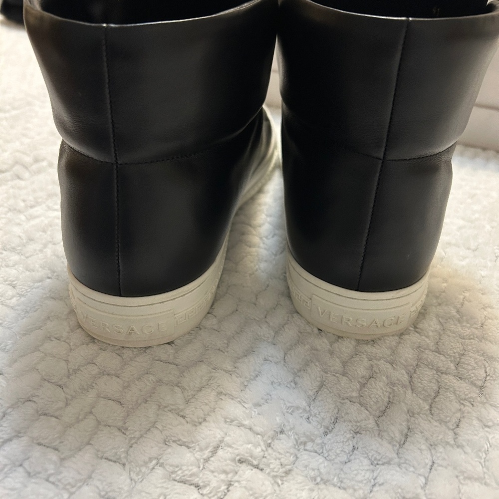 Men’s size 8.5 women’s 10 Versace high tops